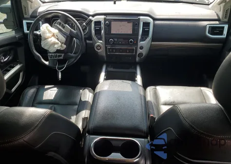 2019 Nissan Titan Platinum Reserve z USA, uszkodzony, nr VIN 1N6AA1E65KN525725